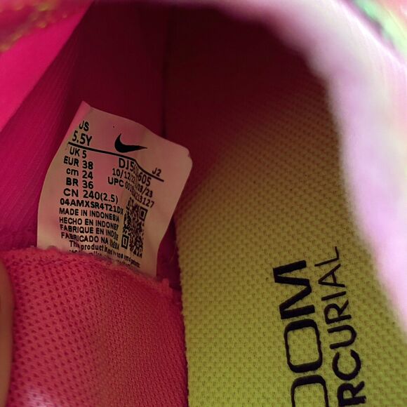 Nike Jr Zoom Vapor 15 Academy IC Neon Pink‎ Soccer Shoes US Size 5.5Y DJ5619-605 - Picture 10 of 10
